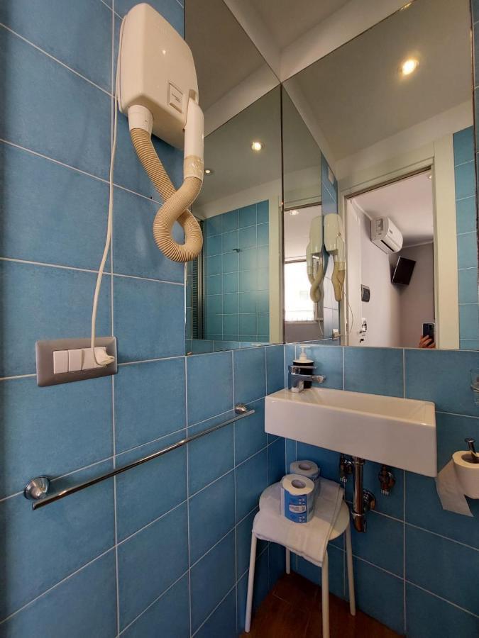La Stanza Sul Porto Di Amalfi Camera Piccina Piccina Con Bagno Privato E Terrazzino Vista Mare Dış mekan fotoğraf
