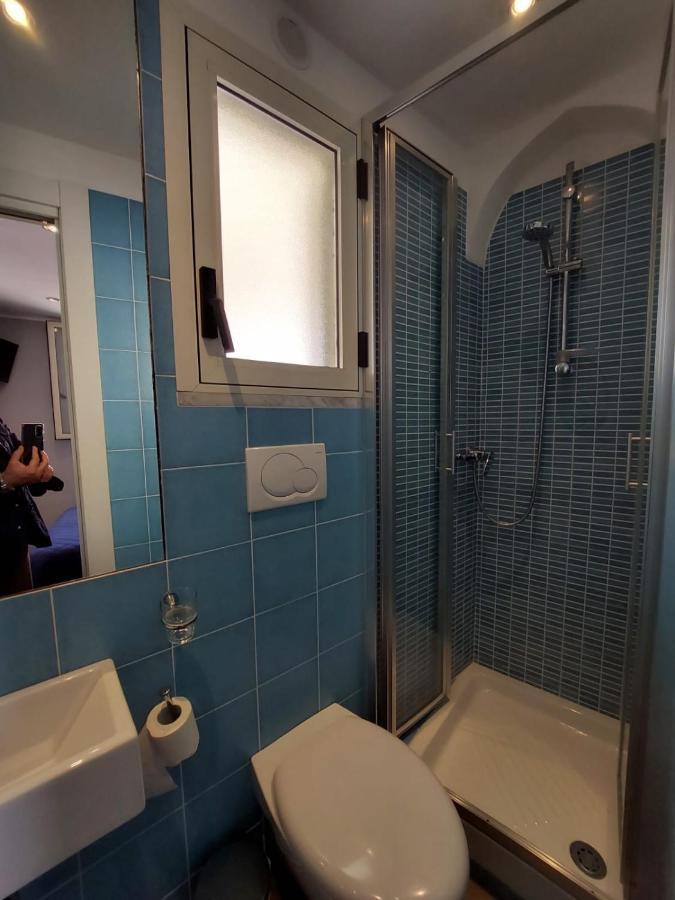 La Stanza Sul Porto Di Amalfi Camera Piccina Piccina Con Bagno Privato E Terrazzino Vista Mare Dış mekan fotoğraf