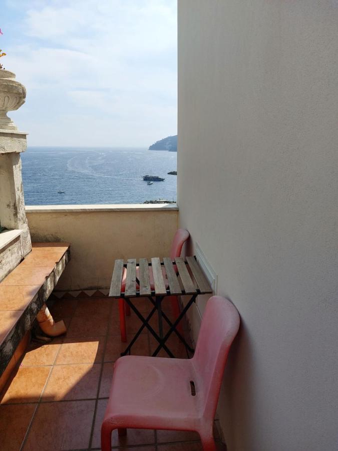 La Stanza Sul Porto Di Amalfi Camera Piccina Piccina Con Bagno Privato E Terrazzino Vista Mare Dış mekan fotoğraf