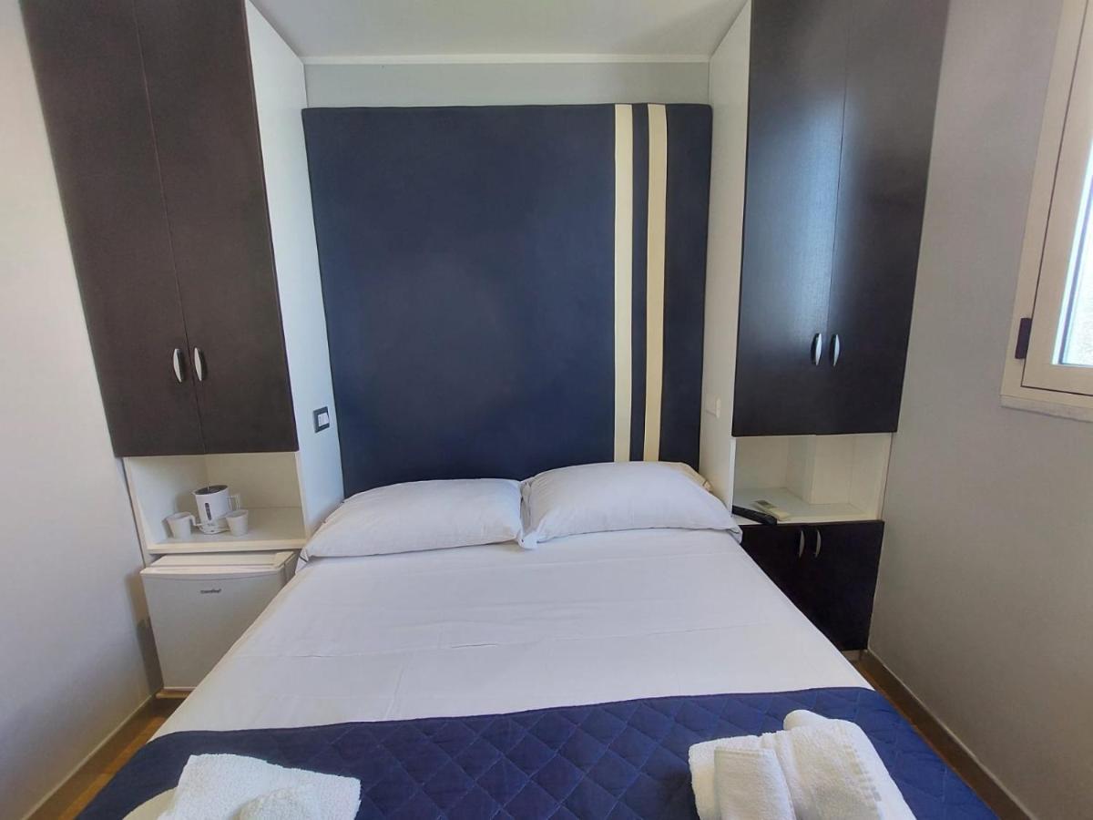 La Stanza Sul Porto Di Amalfi Camera Piccina Piccina Con Bagno Privato E Terrazzino Vista Mare Dış mekan fotoğraf